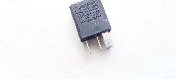 Opel Zafira B Other relay 24435922 70220