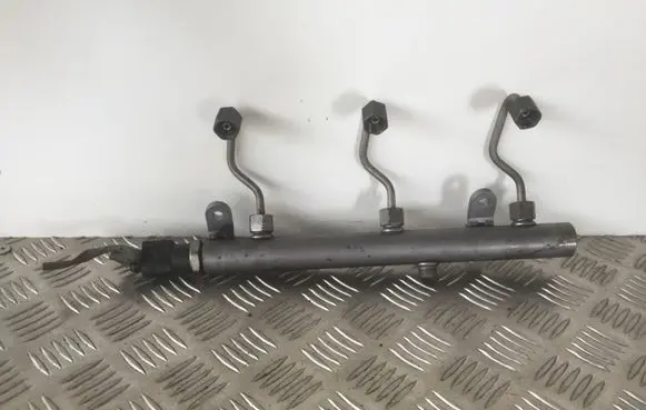 Mercedes-Benz CLS C219 Fuel main line pipe A6420700695 11002504