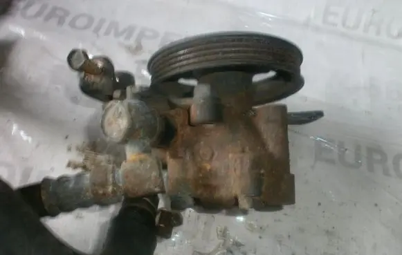 Nissan Sunny Power steering pump 4911052y00