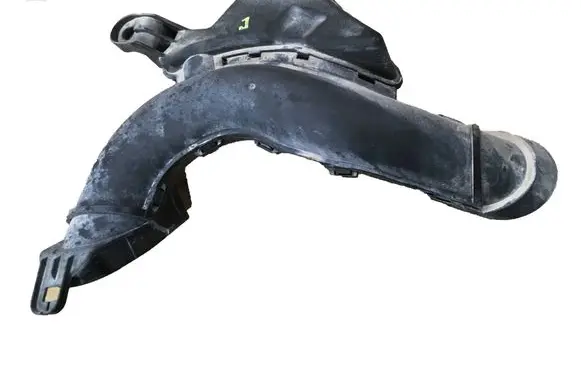 Nissan Juke I F15 Air intake duct part 70390750