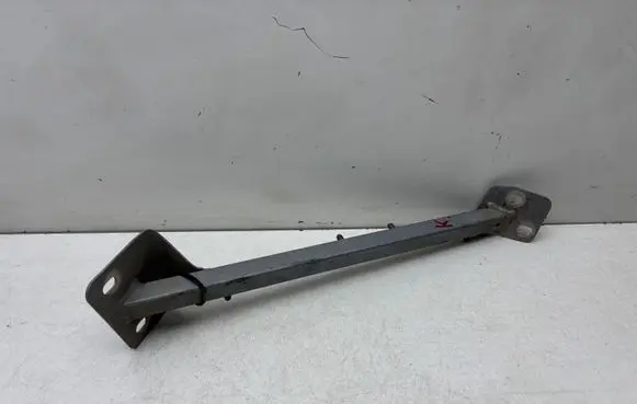 Audi A8 S8 D3 4E Fender mounting bracket 4E0805463D
