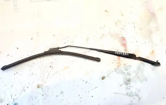 Front wiper blade arm
