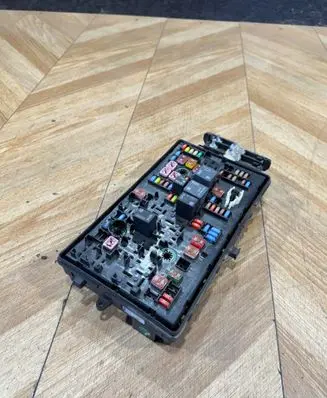 Opel Insignia A Fuse module 13255300 544949969
