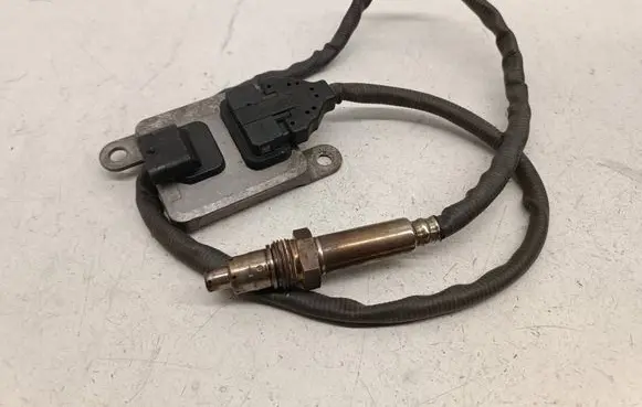 Mercedes-Benz C W205 Lambda probe sensor A0009051612 0009051612 A3C03398700