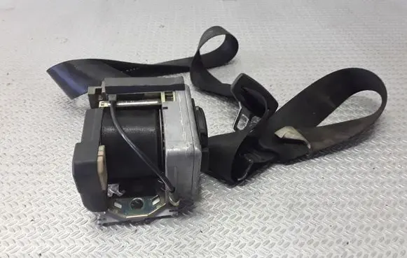 Skoda Octavia Mk1 (1U) Front seatbelt 1U4857702A
