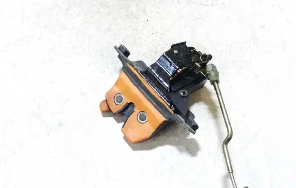 Skoda Octavia Mk1 (1U) Tailgate/trunk/boot lock/catch/latch 1u6827501c