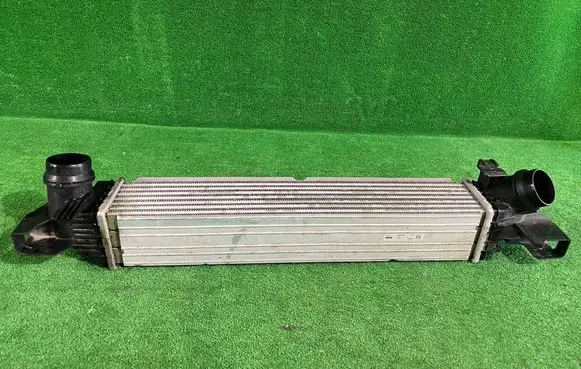 BMW X2 F39 Intercooler radiator 8645761 22828110