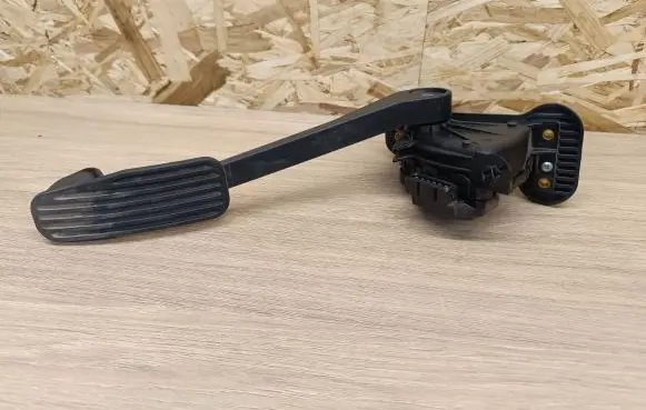 Volvo V70 Accelerator throttle pedal 30683514 6PV00853713