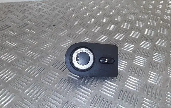 Nissan Qashqai Other switches/knobs/shifts p13750a77200
