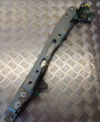 Renault Megane II Fender mounting bracket 8200268139