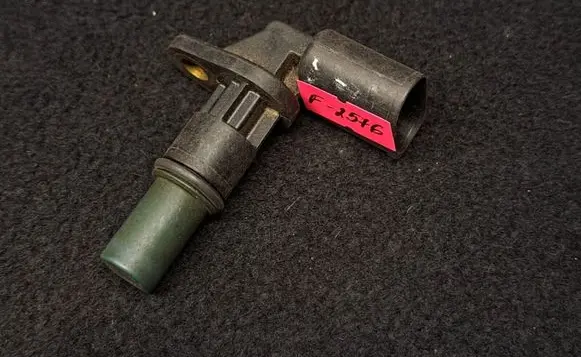 Skoda Octavia Mk2 (1Z) Camshaft position sensor 06B905163A