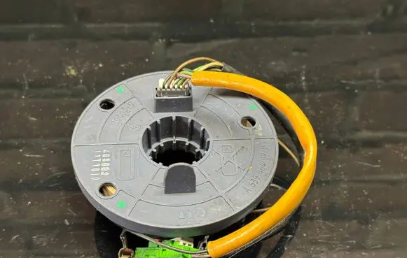Mercedes-Benz Vito Viano W639 Airbag slip ring squib (SRS ring) A6394640718
