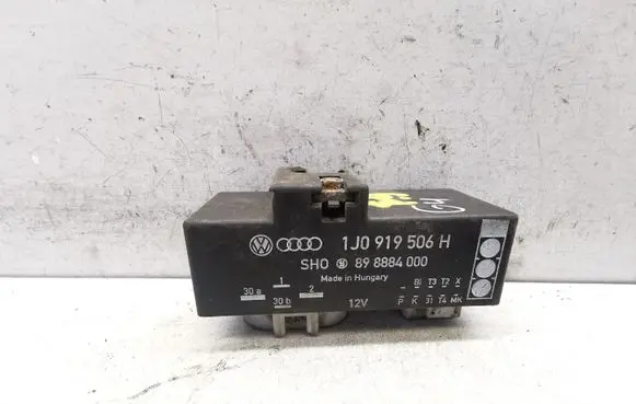 Volkswagen Golf IV Coolant fan relay 1J0919506H