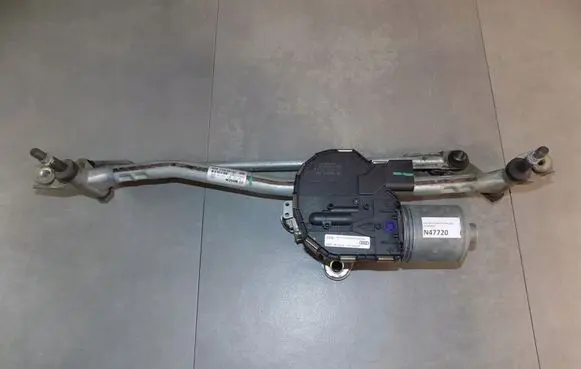 Audi A8 S8 D4 4H Front wiper linkage and motor 4H1955023C