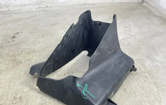 BMW 5 F10 F11 Intercooler air guide/duct channel 7903889