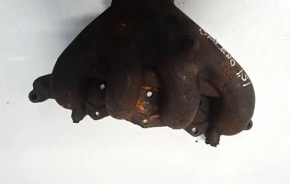 Volkswagen PASSAT CC Exhaust manifold 