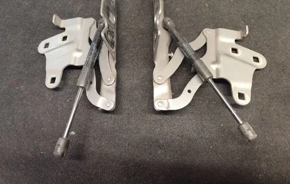 Alfa Romeo Stelvio Engine bonnet/hood hinges STELVIOZAWIASY