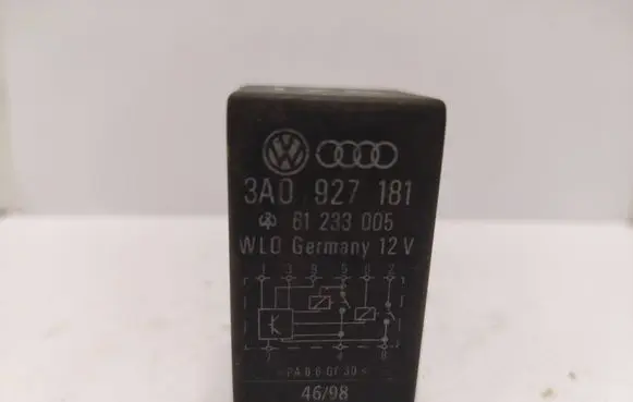 Volkswagen PASSAT B5 Combustion relay 61233005 3A0927181