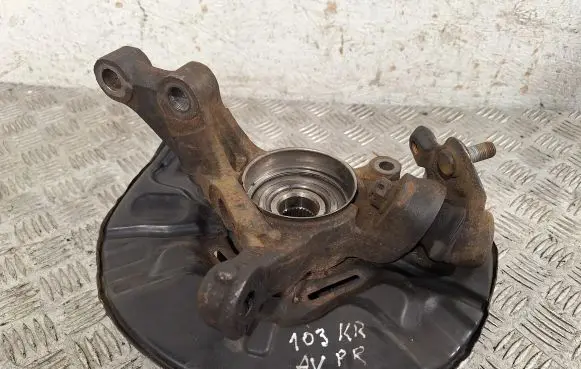 Toyota Avensis T250 Front wheel hub 4350205040 477820F010
