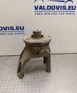 Engine mount bracket