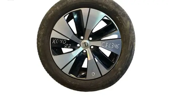 Volvo XC40 R18 alloy rim 