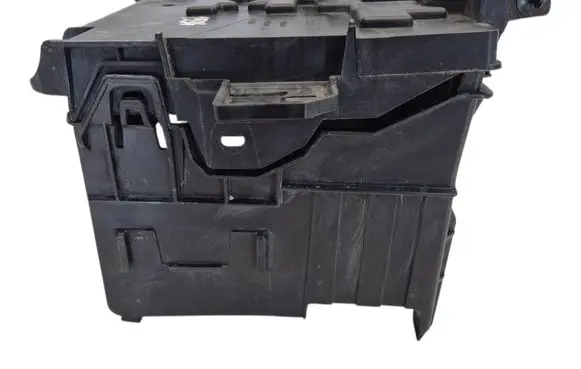 Renault Clio III Battery box tray 8200314272