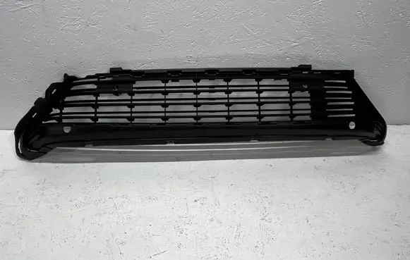 Opel Combo E Front bumper lower grill 9818196480