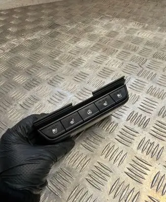 KIA Sportage Seat heating switch 4A920B1000 93300D9060 F0G6K000136
