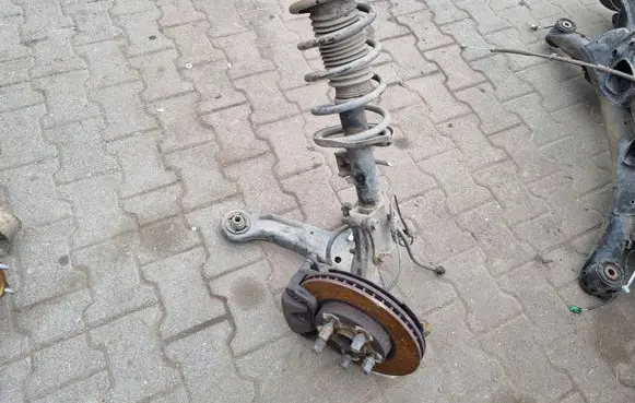 Suzuki Vitara (LY) Front wheel hub spindle knuckle MCPERSON