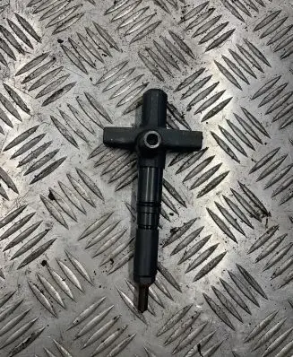 Mitsubishi Pajero Fuel injector 484411