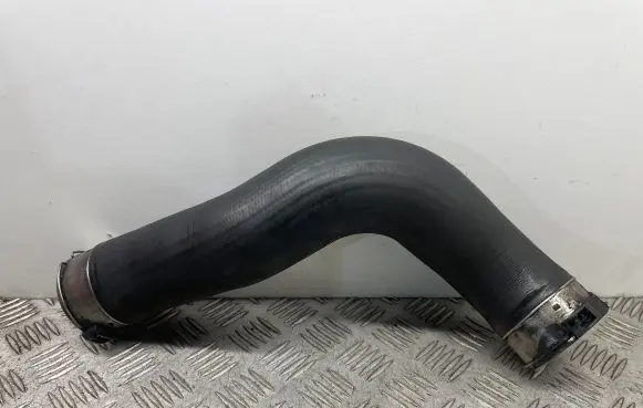 BMW 5 F10 F11 Intercooler hose/pipe 7810615
