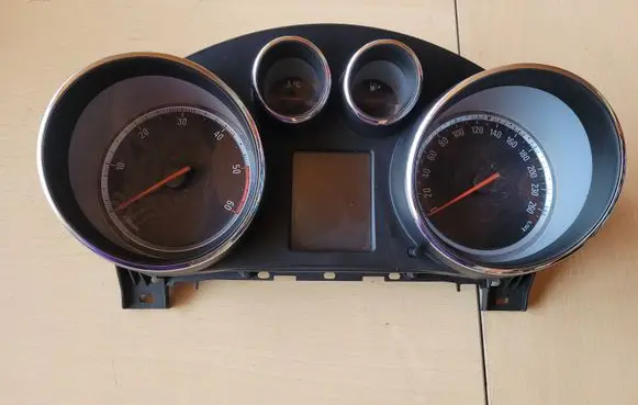 Opel Insignia A Speedometer (instrument cluster) 365903926