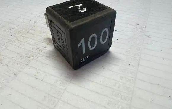 Skoda Octavia Mk2 (1Z) Other relay 7M0951253A