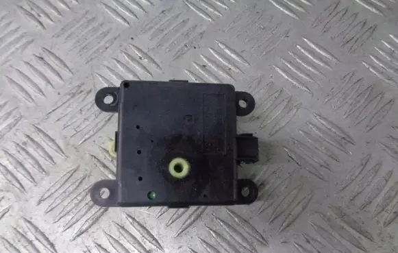Nissan Primera A/C air flow flap actuator/motor 3T050-30820