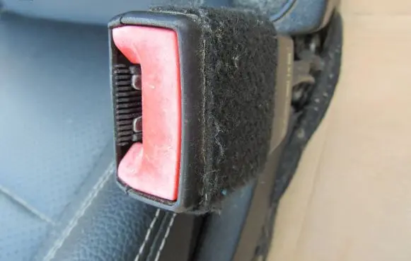 Mercedes-Benz E C207 W207 Front seatbelt buckle A2078601469