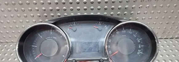 Peugeot 5008 Speedometer (instrument cluster) S25053011 9666625680
