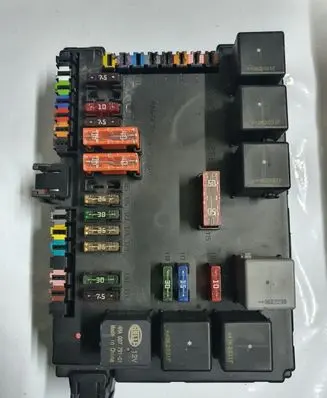 Mercedes-Benz S W221 Fuse module A2215403050 A2215450801