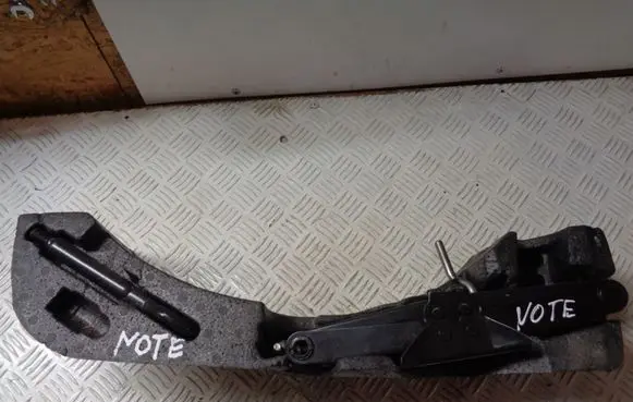 Nissan Note (E11) Lift Jack 849759U00B