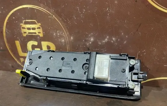 Toyota Corolla Verso AR10 Electric window control switch 742320F010