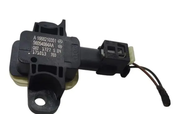 Mercedes-Benz GLA W156 Airbag deployment crash/impact sensor A1668210351
