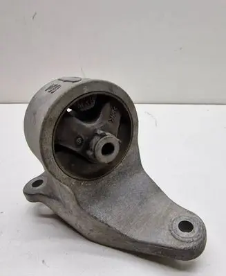 Mitsubishi Grandis Engine mount bracket MN103097