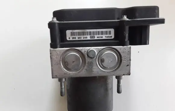 Peugeot 508 ABS Pump 9677032180