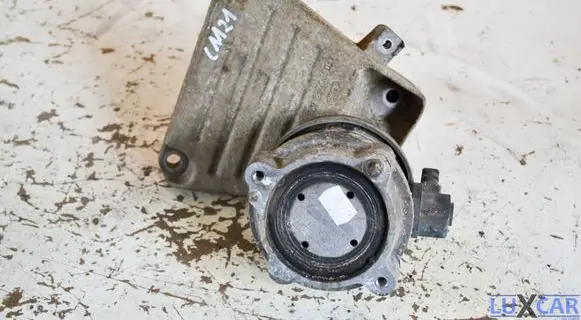 Audi A8 S8 D3 4E Engine mounting bracket 4E0199308AN 4E0199381