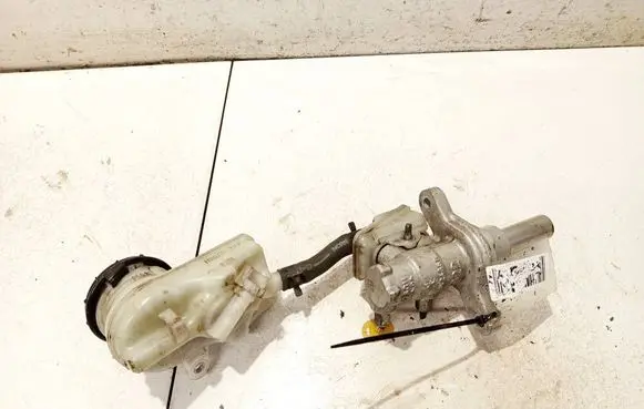 Master brake cylinder