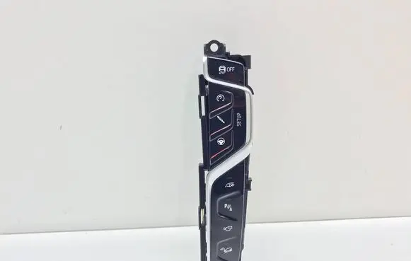 BMW X4M F98 A set of switches 8076647