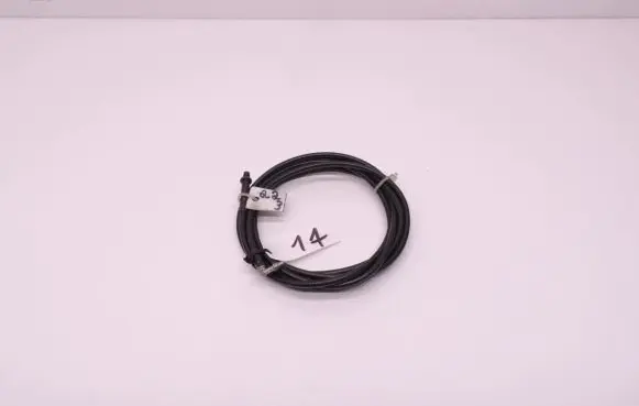 Volvo C70 Convertible roof line/pipe/hose 