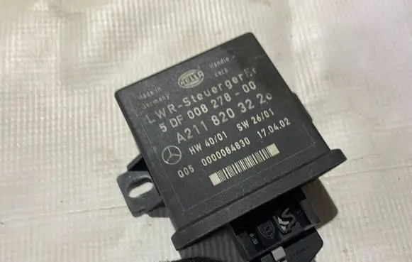 Mercedes-Benz E W211 Light module LCM a2118203226 2118203226