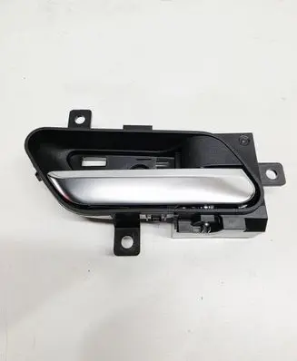 Nissan Qashqai J12 Rear door interior handle 806706UA0A