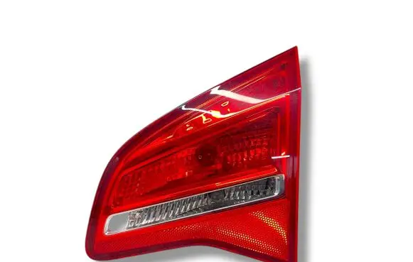 Tailgate rear/tail lights