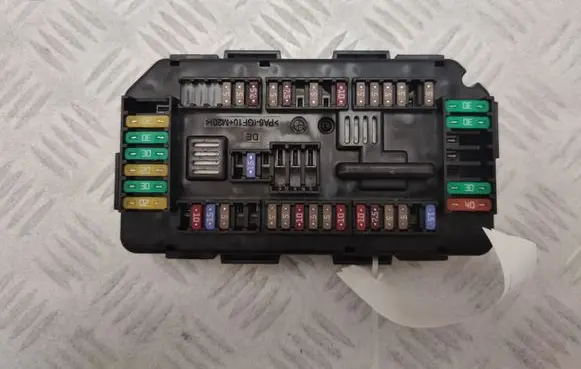 BMW 4 F36 Gran coupe Fuse module 9389068